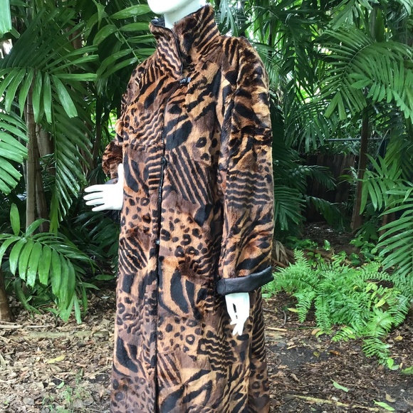 Vintage Krizia Italian leather lined fur coat - Picture 9 of 15